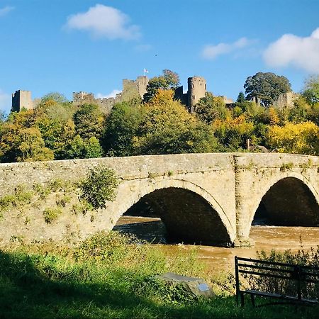 Flower Cottage By Ludlow Castle With Onsite Parking Kültér fotó