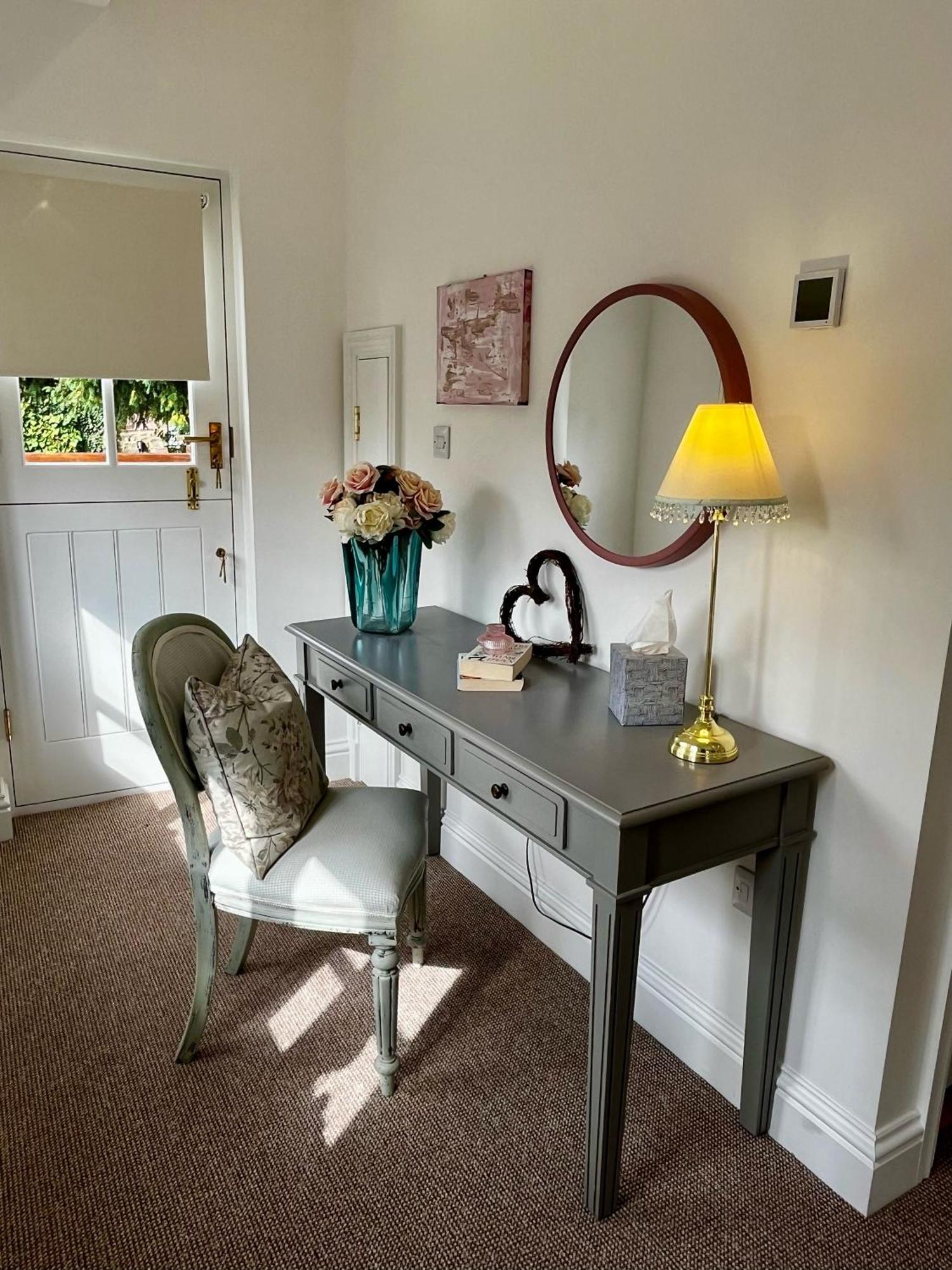 Flower Cottage By Ludlow Castle With Onsite Parking Kültér fotó